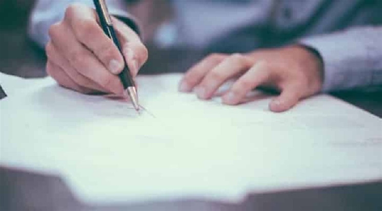 Integrates Apple Pay for Crypto Conversions