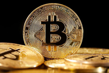 Bitcoin Traders Monitor Key Technical Levels Including $100,000