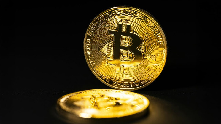 Bitcoin Hashrate Hits Record 808 EH/s on New Year's Eve