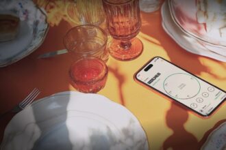 Neverless app on mobile phone