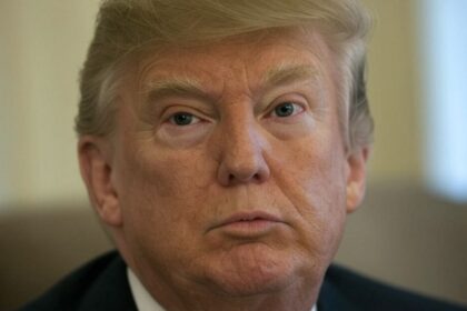 Trump announces 25% tariffs against Europe and Bitcoin falls to USD 83,000