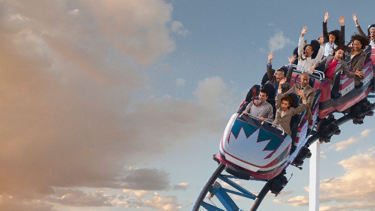 Bitcoin Slips Back Below $90K Following Crypto's Wild Sunday