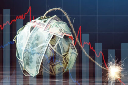 US Dollar Reserve Dominance Slipping—Expert Warns Trump's Policies Fuel the Drop