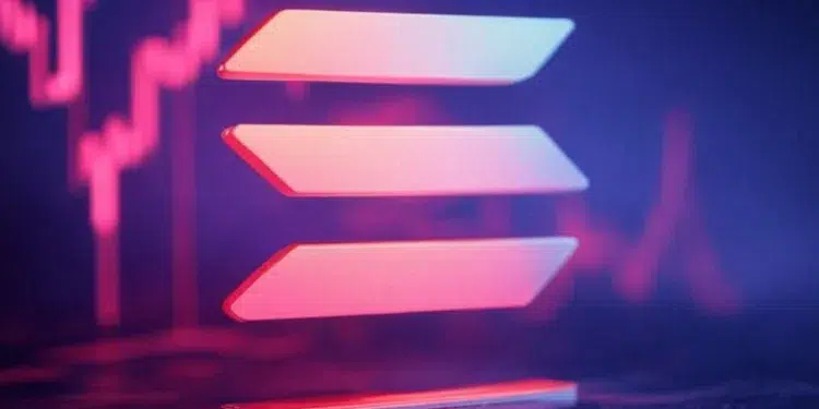 El logo de la criptomoneda Solana en color rosa.