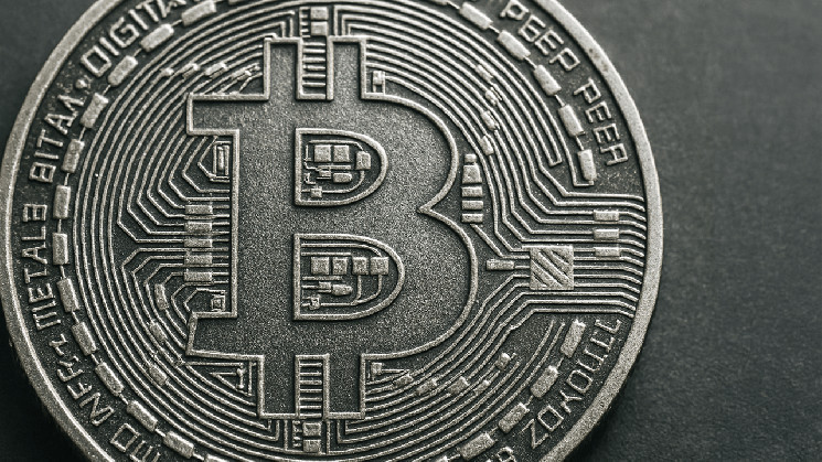 Mining Difficulty Rises 6.81% as Bitcoin Hashrate Hits Record High