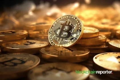 Bitcoin Flashes Mixed Signals as Bearish Divergence Emerges