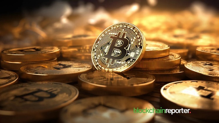 Bitcoin Flashes Mixed Signals as Bearish Divergence Emerges