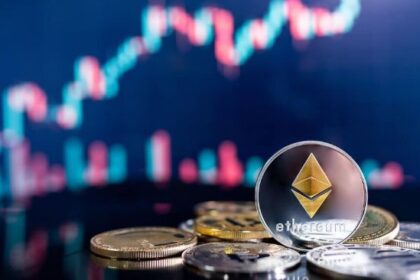 Ethereum Forms ‘A Huge Inverse Head & Shoulders’ – $20K Target In Sight?