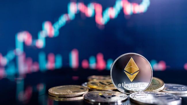 Ethereum Forms ‘A Huge Inverse Head & Shoulders’ – $20K Target In Sight?