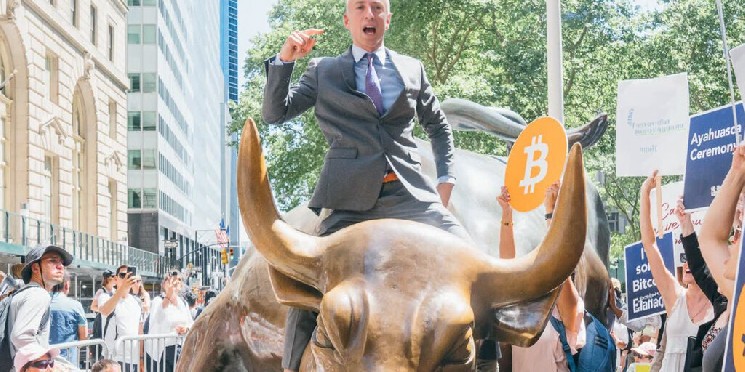 Bitcoin Rises as ‘Magnificent 7’ Earnings Fuel Risk-Taking