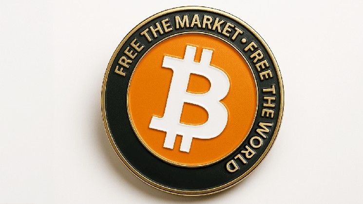 Why People Are Turning to Gold and Bitcoin