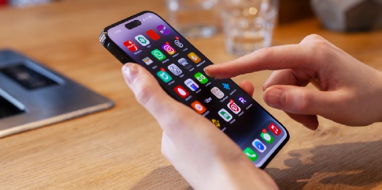 Apple Eases NFT, Crypto Rules for iOS Apps Following Antitrust Ruling