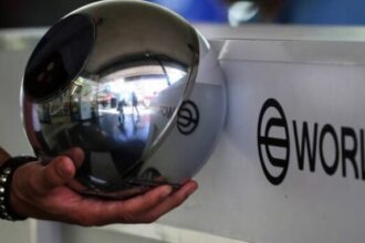 Worldcoin will scan eyes in the US; WLD's price uploads