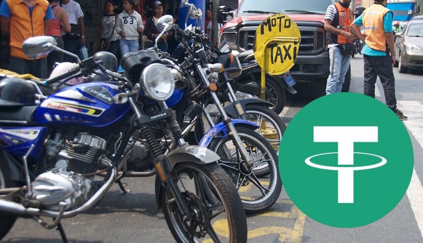 What is the experience of taking a mototaxi and paying with USDT in Venezuela?