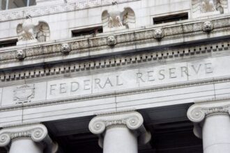 Fed minutes show most officials favored another rate hike by year end
