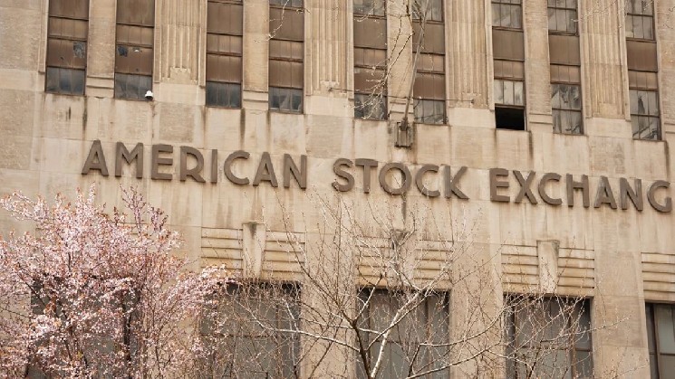 Tokenized Stocks Must Compete as Perps Clear $39B in 30 Days